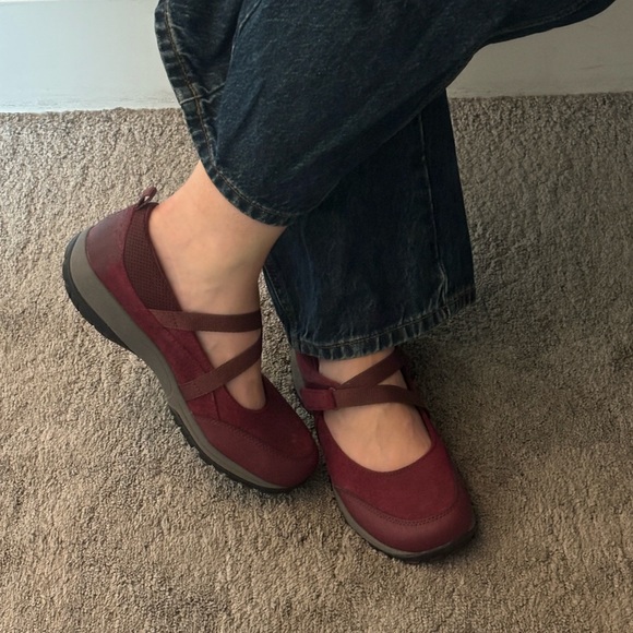 Dansko Primrose Flat (Burgundy / Wine Mary Jane’s) - Picture 10 of 15